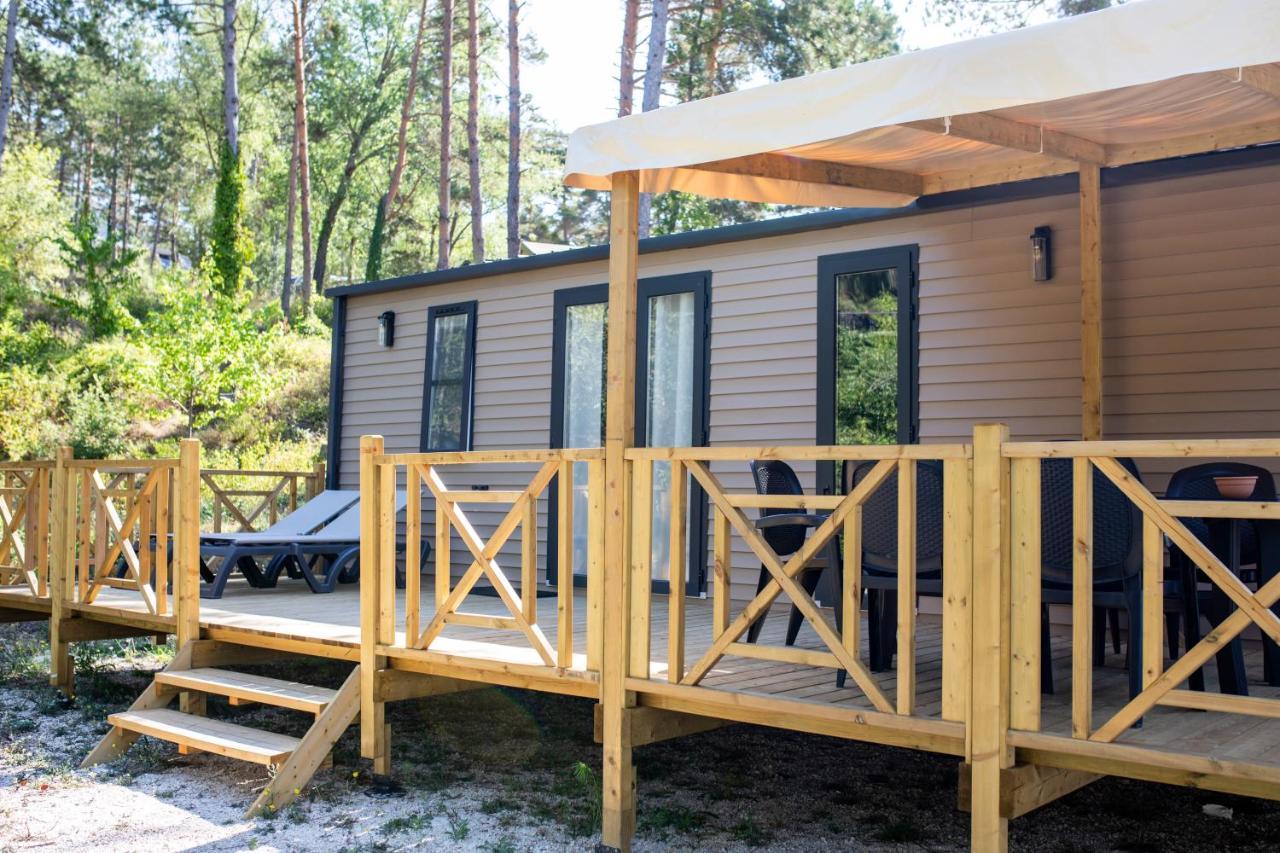 Camping Rcn Les Collines De Castellane Exterior foto