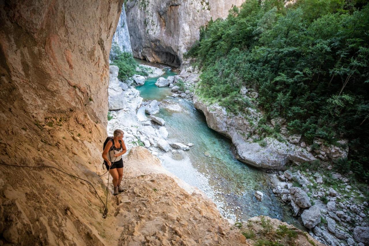 Camping Rcn Les Collines De Castellane Exterior foto