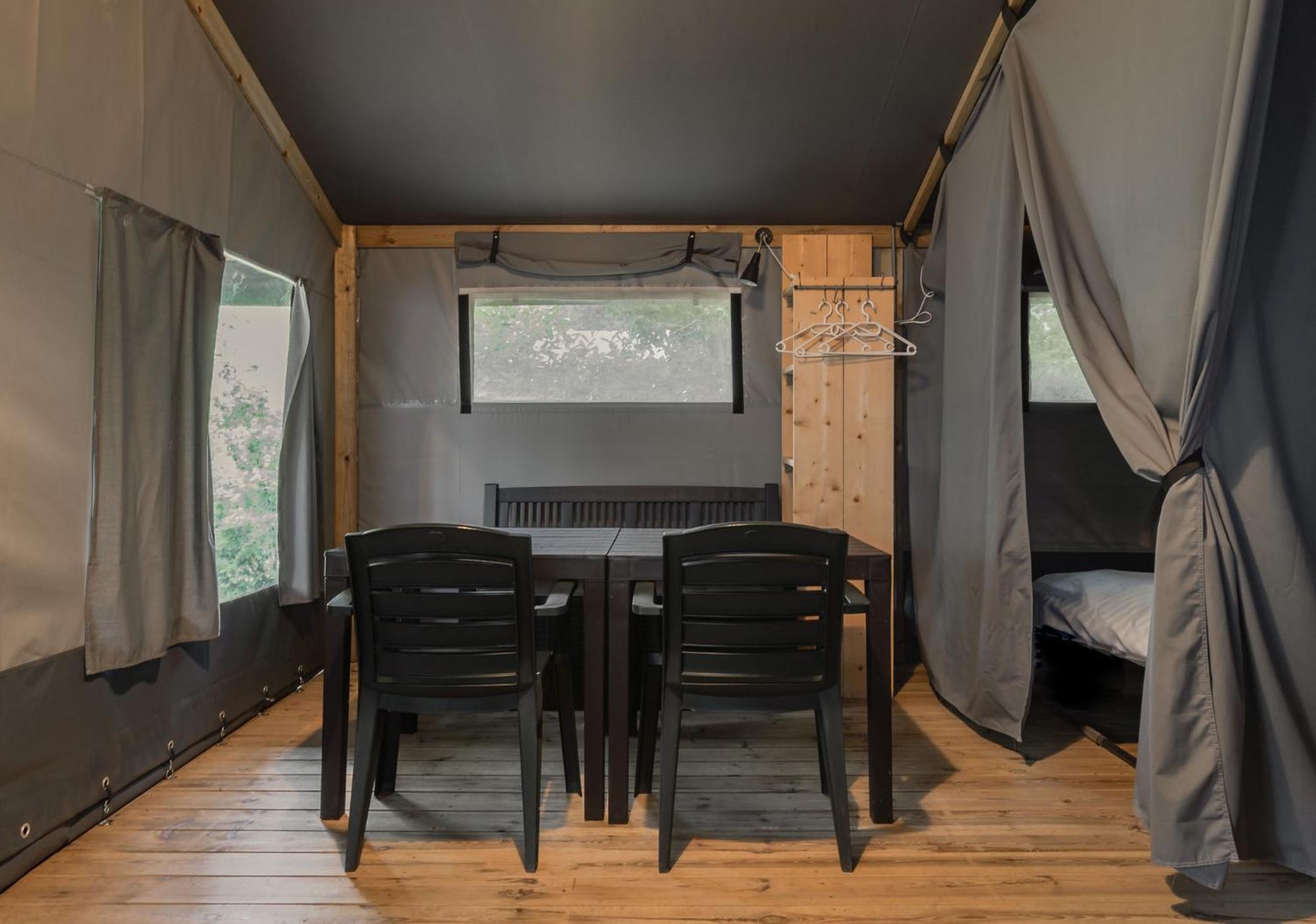 Camping Rcn Les Collines De Castellane Exterior foto